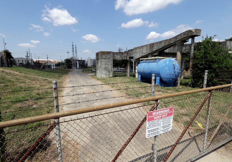 HOLD FOR STORY BY MICHAEL BIESECKER--Facility southeast of US Oil Recovery is shown Thursday, Sept. 14, 2017, in Pasadena, Texas. (AP Photo)