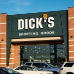 MOUNT LAURAL, NEW JERSEY, UNITED STATES - 2013/05/03: Dick's Sporting Goods store. (Photo by John Greim/LightRocket via Getty Images)