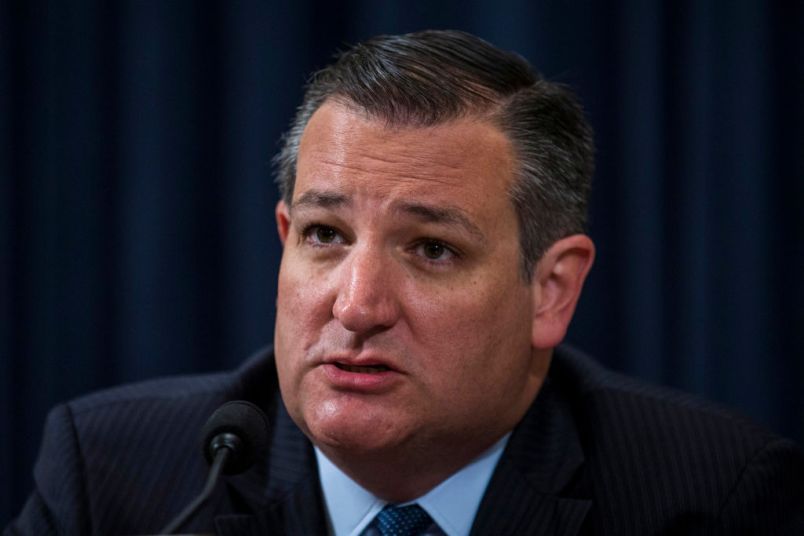 WASHINGTON, DC - NOVEMBER 29: Senator Ted Cruz (R-TX) asks questions as Federal Reserve Chair Janet Yellen testifies during a Joint Economic Committee on Economy Hearing on Capitol Hill November 29, 2017 in Washington, DC. Yellen spoke about gradual interest rates increases in the future. (Photo by Zach Gibson/Getty Images)