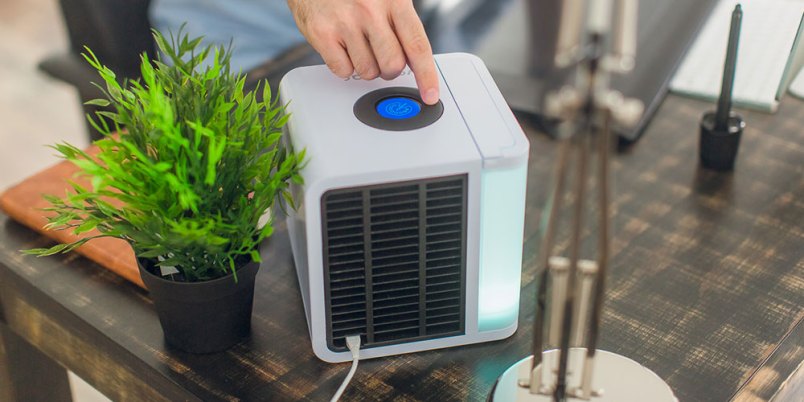 EvaLight’s EV-1000 personal air conditioner keeps you comfortable in any room without driving up your power bill.