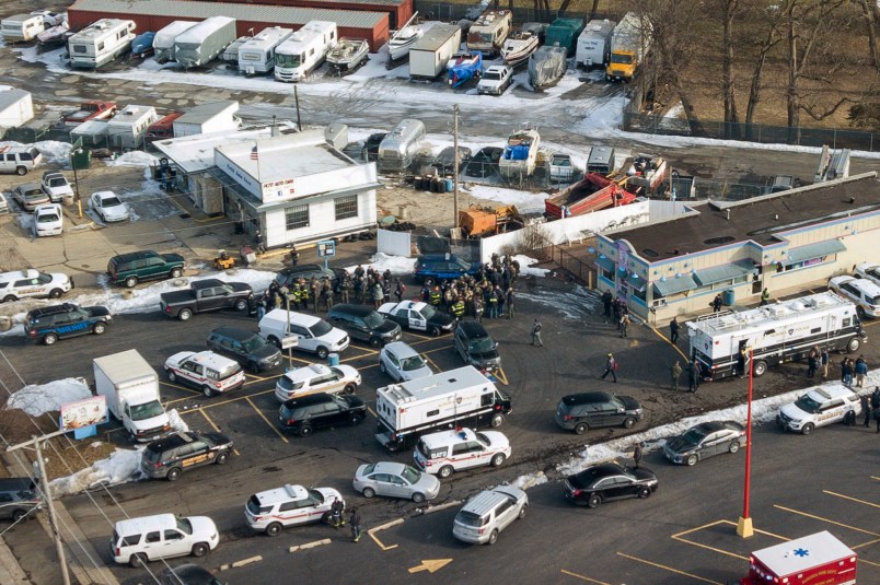 Bev Horne/bhorne@dailyherald.comMultiple police officers and civilians have been wounded in an Aurora, Ill shooting Friday, Feb. 15, 2019 in an industrial area near Prairie and Highland avenues.