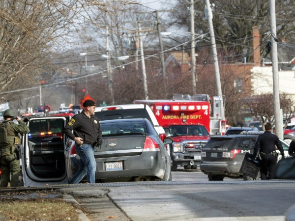 Bev Horne/bhorne@dailyherald.comMultiple police officers and civilians have been wounded in an Aurora, Ill shooting Friday, Feb. 15, 2019 in an industrial area near Prairie and Highland avenues.