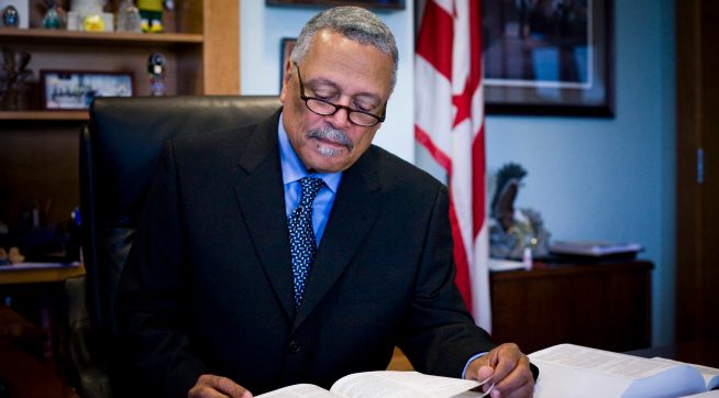 CREDIT: DOMINIC BRACCO II FOR THE WASHINGTON POSTSLUG:na/sullivanDATE:4/9/2009CAPTION: Judge Emmet G. Sullivan works at his office on April 9, 2009 in D.C. Sullivan threw out the indictment against former Sen. Ted Stevens this week.