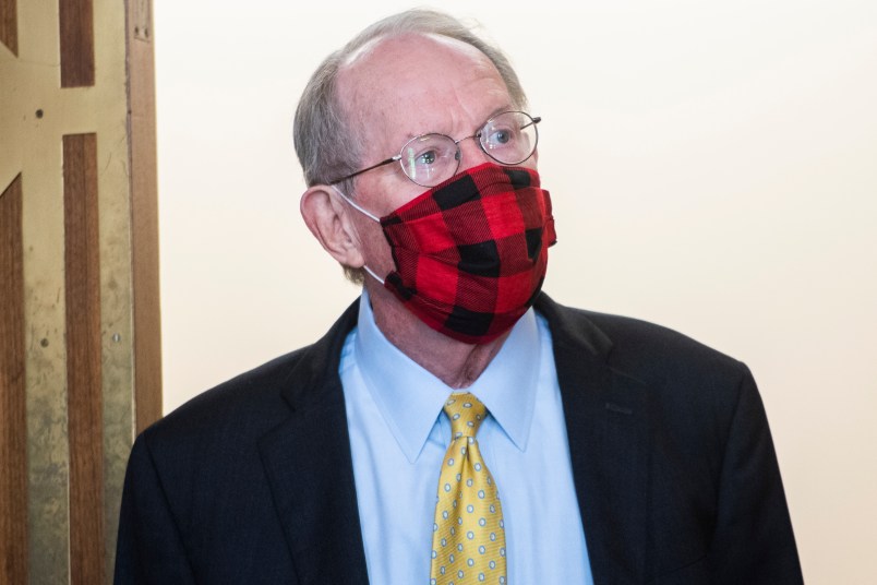 UNITED STATES - JUNE 09: Sen. Lamar Alexander, R-Tenn., arrives for the Senate Homeland Security and  Governmental Affairs Committee hearing titled “Evaluating the Federal Government’s Procurement and Distribution Strategies in Response to the COVID-19 Pandemic,” in Dirksen Building on Tuesday, June 9, 2020. (Photo By Tom Williams/CQ Roll Call)