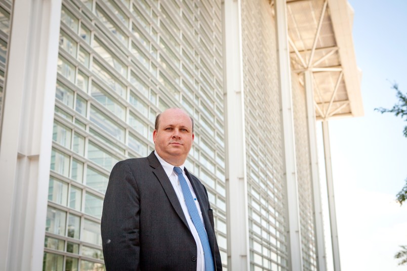 Attorney Marc Elias outside of Sandra Day O'Connor United States Courthouse in Phoenix, AZ, on Wednesday, Aug. 3, 2016, after the hearing for his lawsuit against Arizona over voting rights. Elias is the general counsel for the Hillary Clinton campaign. (Photo by David Jolkovski for The Washington Post)