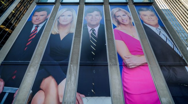 MANHATTAN, NEW YORK, NY, UNITED STATES - 2019/03/13: Giant portraits of the news achors at Fox News  hearquarters building in New York City. (Photo by Erik McGregor/LightRocket via Getty Images)